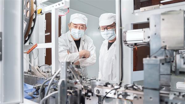 OPPO IoT高管親臨工廠把關首款智能牙刷 傾力打造高潔凈、智能化的出眾產品